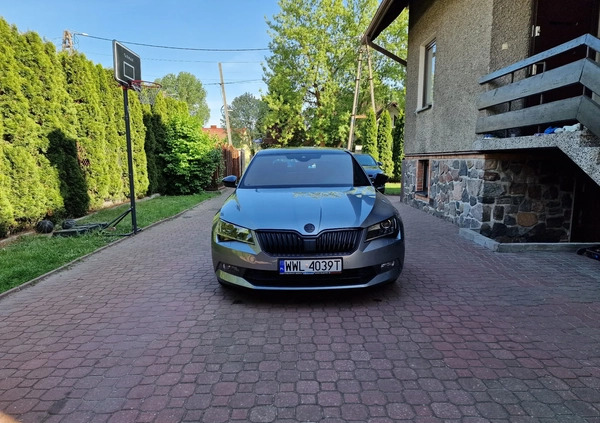 Skoda Superb cena 128000 przebieg: 96400, rok produkcji 2019 z Kobyłka małe 326